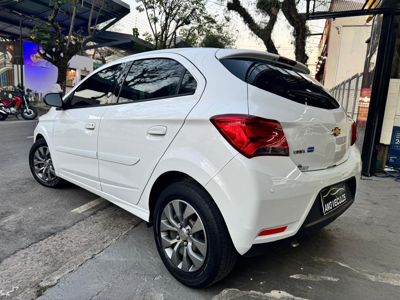 GM - Chevrolet ONIX HATCH ADVANTAGE 1.4 8V Flex 5p Aut.